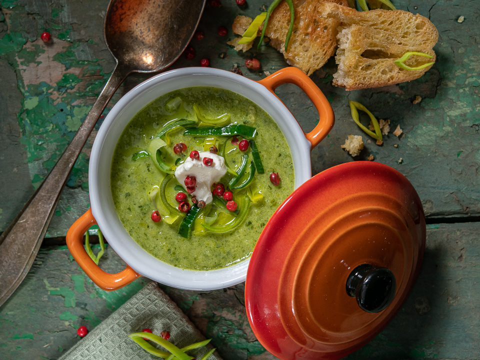 Cremige Lauch-Zitronen-Suppe Cremige Lauch-Zitronen-Suppe