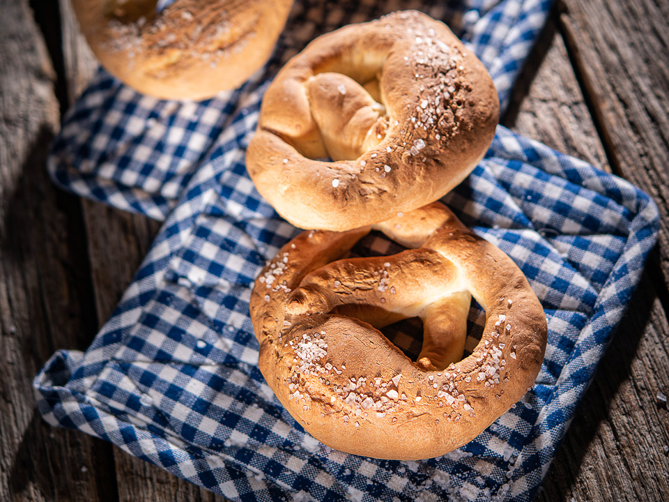 Hefebrezeln mit Salz Hefebrezeln mit Salz