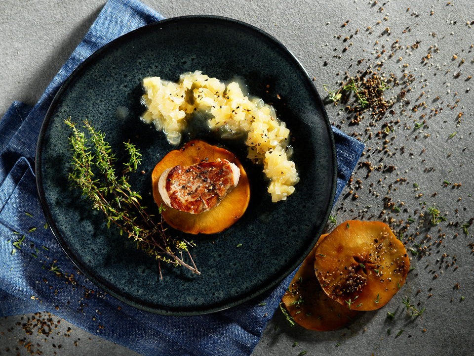 Schweinemedaillons mit Apfel-Zwiebel-Confit Schweinemedaillons mit Apfel-Zwiebel-Confit