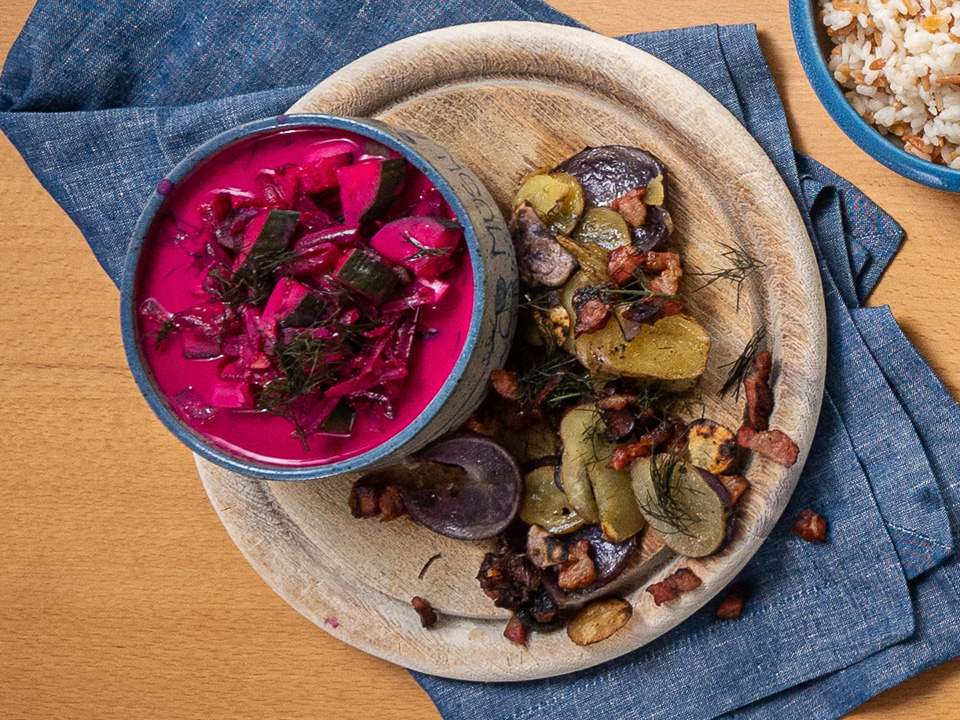 Lietuviški šaltibarščiai (Kalte Rote-Bete-Suppe) Lietuviški šaltibarščiai (Kalte Rote-Bete-Suppe)