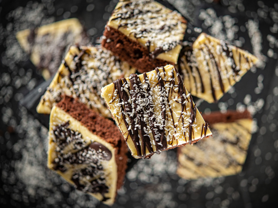 Schoko-Kokos-Schnitten mit Buttercreme Schoko-Kokos-Schnitten mit Buttercreme