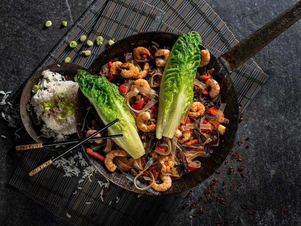Asiatischer Mini-Römersalat mit Shrimps Asiatischer Mini-Römersalat mit Shrimps