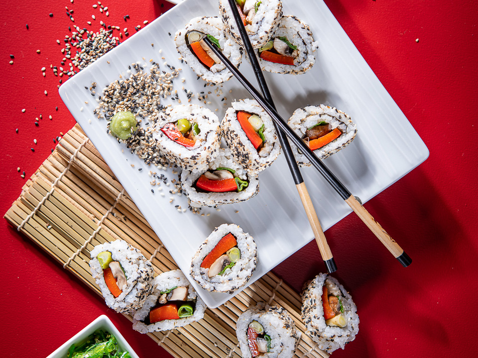 Inside-Out-Roll mit Champignon und Paprika Inside-Out-Roll mit Champignon und Paprika