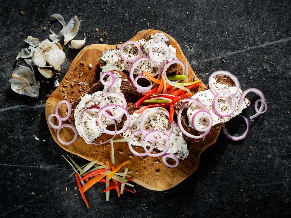 Knoblauchquark auf Brot Knoblauchquark auf Brot