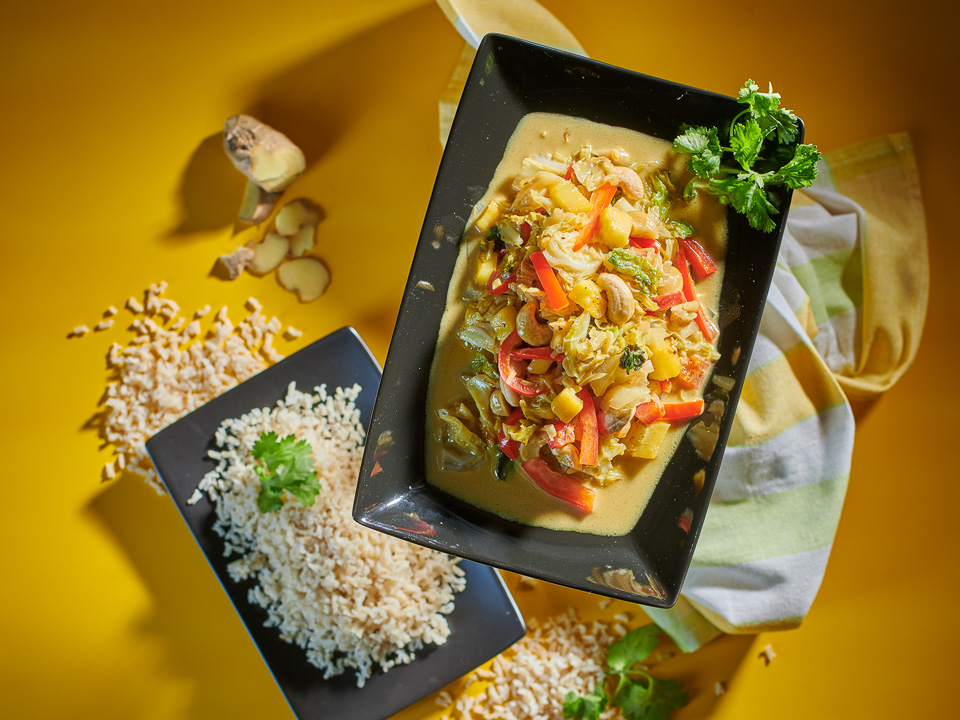 Cashewcurry mit Mango und Wirsingkohl Cashewcurry mit Mango und Wirsingkohl