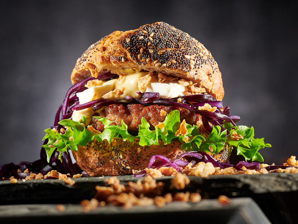 Duroc-Burger mit Rotkohl und Feta Duroc-Burger mit Rotkohl und Feta