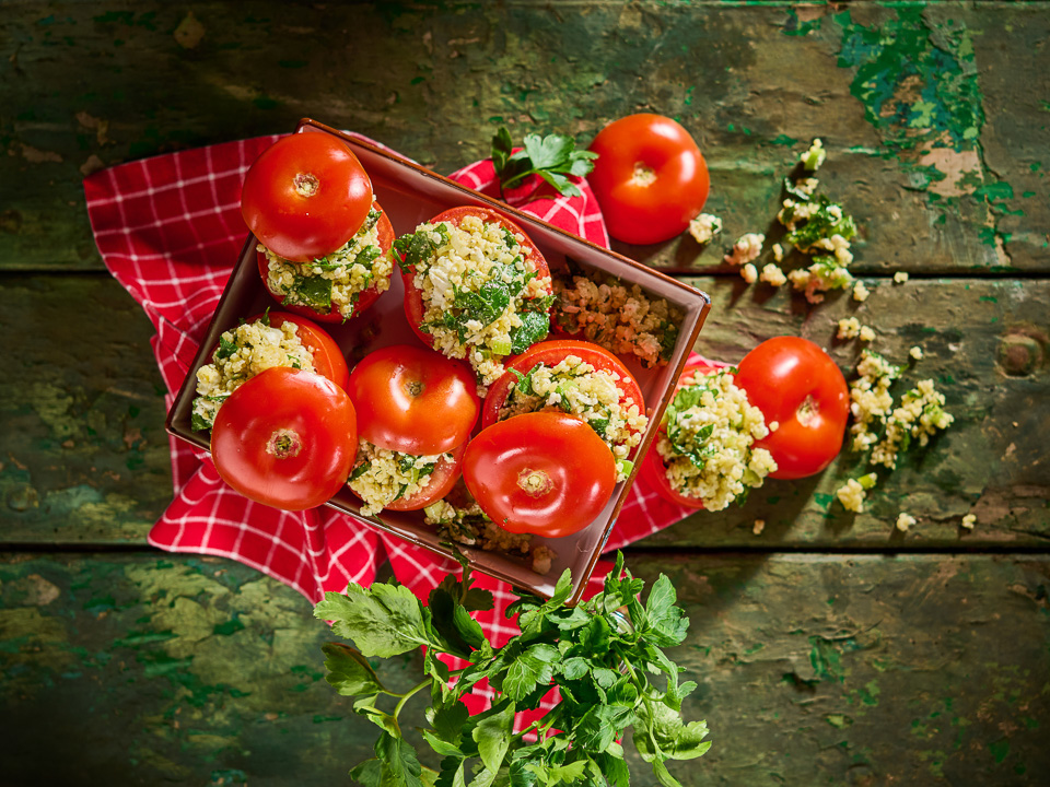 Gefüllte Tomaten mit Bulgur und Feta Gefüllte Tomaten mit Bulgur und Feta