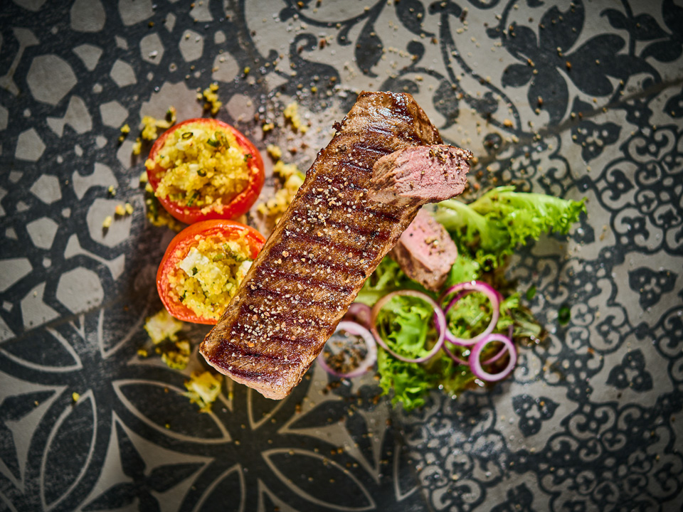 Lammlachs und gefüllte Tomaten vom Grill Lammlachs und gefüllte Tomaten vom Grill