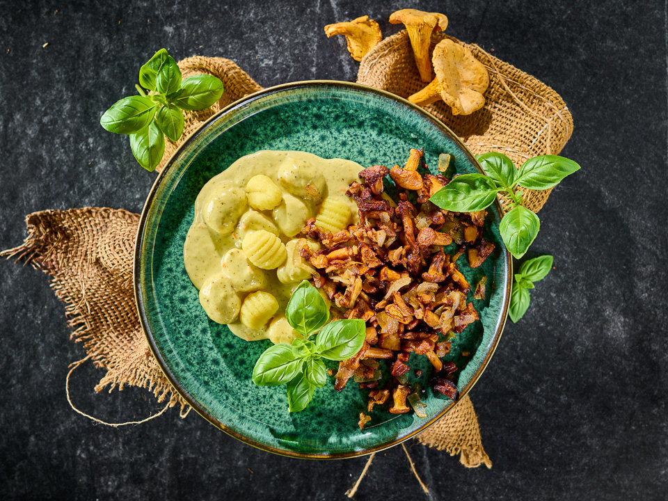 Gnocchi mit Pfifferlingen in Pestosoße Gnocchi mit Pfifferlingen in Pestosoße