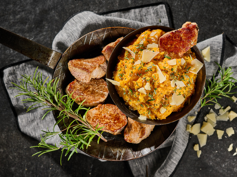 Süßkartoffelpüree mit Schweinemedaillons Süßkartoffelpüree mit Schweinemedaillons