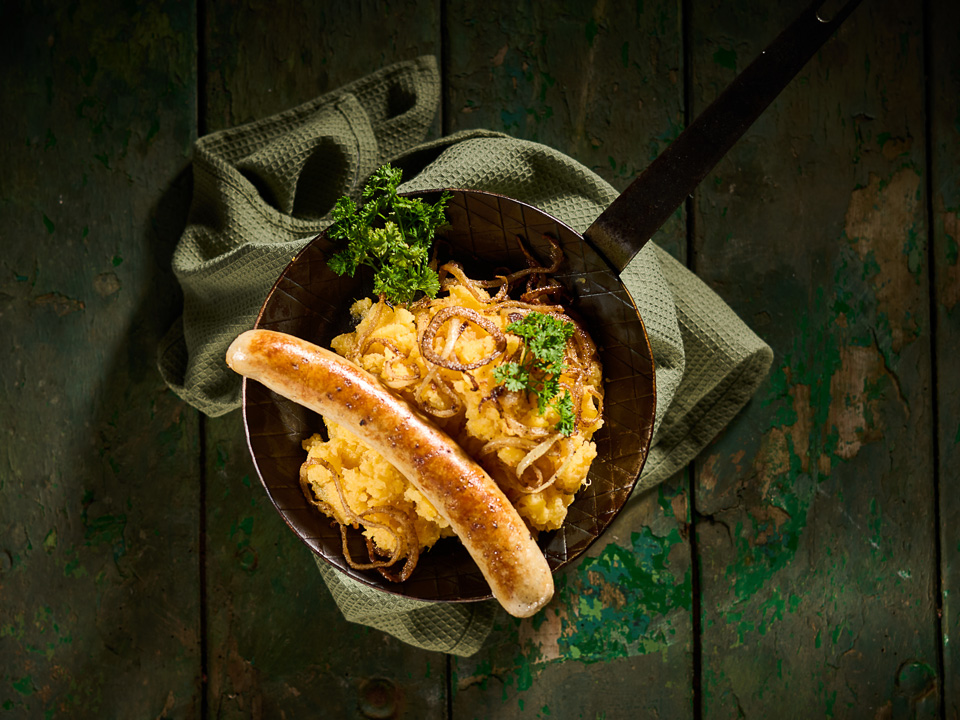 Steckrübenpüree mit Bratwurst Steckrübenpüree mit Bratwurst