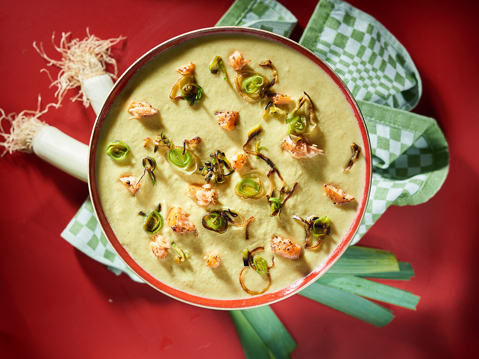 Porreesuppe mit Stremellachs Porreesuppe mit Stremellachs