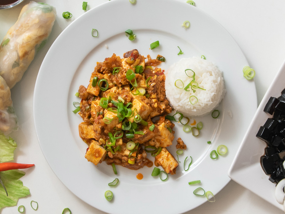Mapo Tofu (Tofu mit Hackfleisch in scharfer Soße) Mapo Tofu (Tofu mit Hackfleisch in scharfer Soße)