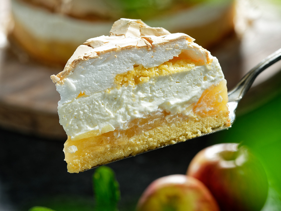 Apfel-Quark-Torte mit Baiserhaube