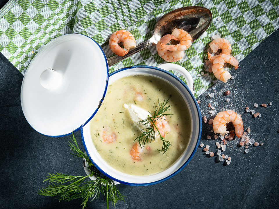 Gurkensuppe mit Dill und Riesengarnelen Gurkensuppe mit Dill und Riesengarnelen