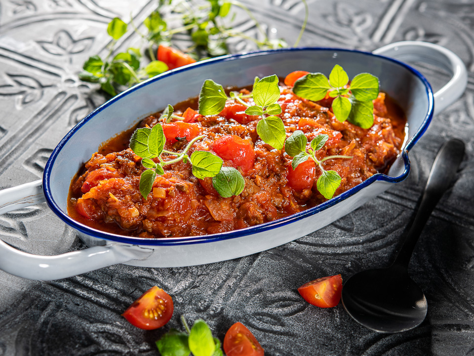 Spitzkohl in Tomatensugo
