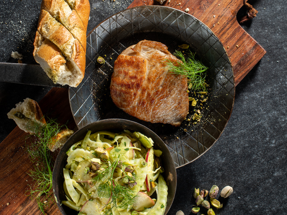 Schweineschnitzel mit Fenchel-Apfel-Salat