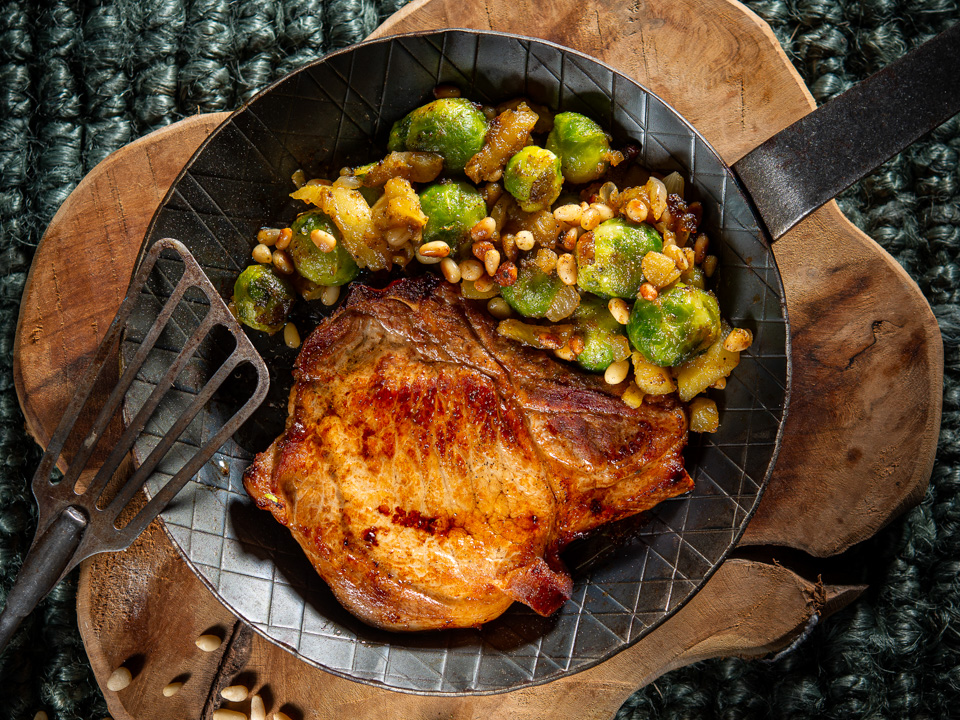 Karamellisierter Rosenkohl mit Kotelett