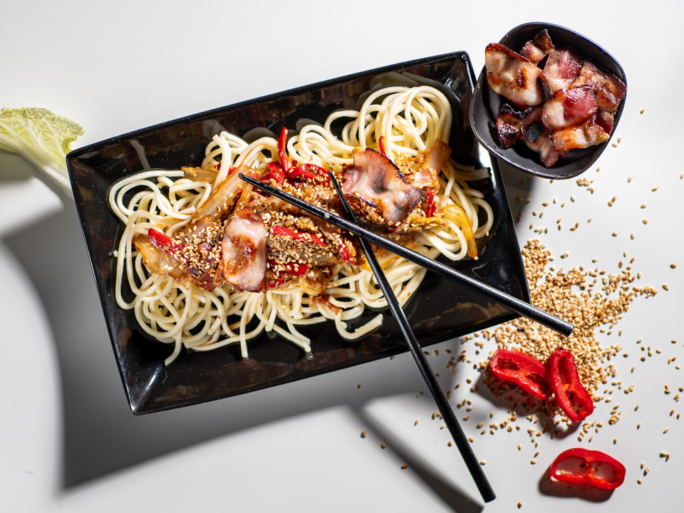 Chinakohl mit Speck und Sesam