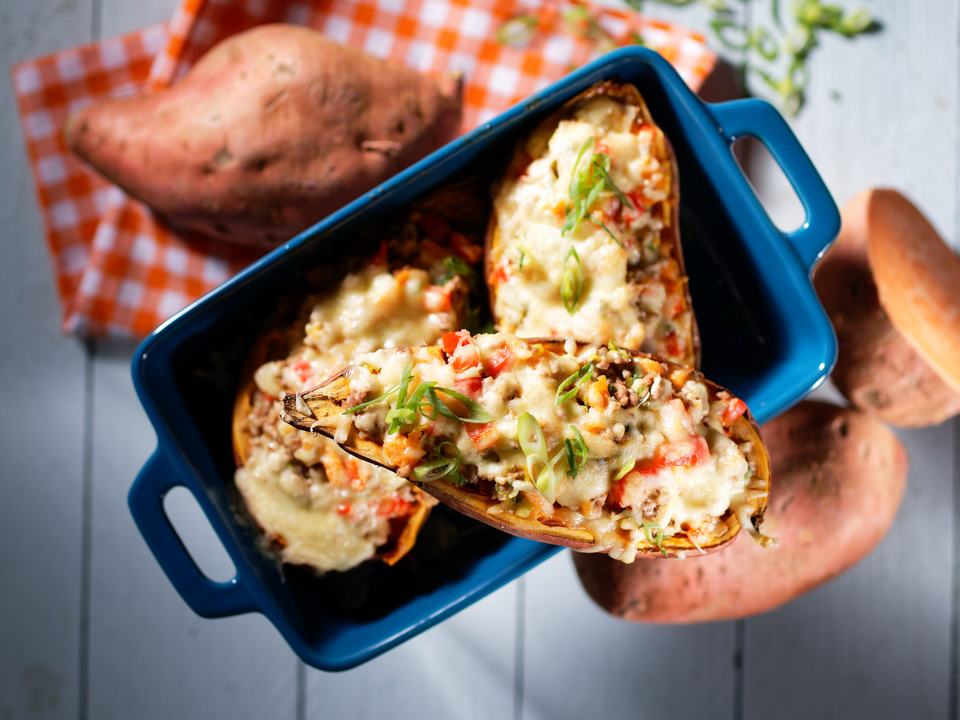 Gefüllte Süßkartoffeln mit Hack