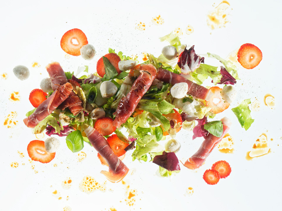 Erdbeer-Mozzarella-Salat mit Balsamicocreme Erdbeer-Mozzarella-Salat mit Balsamicocreme
