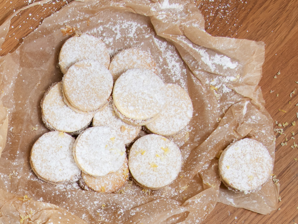 Alfajores de Maizena (Kekse mit Milchkaramellcreme) Alfajores de Maizena (Kekse mit Milchkaramellcreme)
