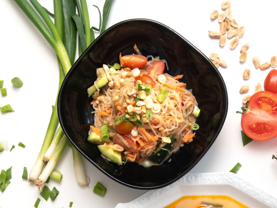 Jiācháng liángbàn fěnsī (Chinesischer Glasnudelsalat) Jiācháng liángbàn fěnsī (Chinesischer Glasnudelsalat)