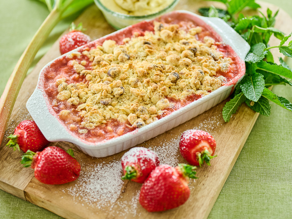Rhabarber-Erdbeer-Crumble Rhabarber-Erdbeer-Crumble