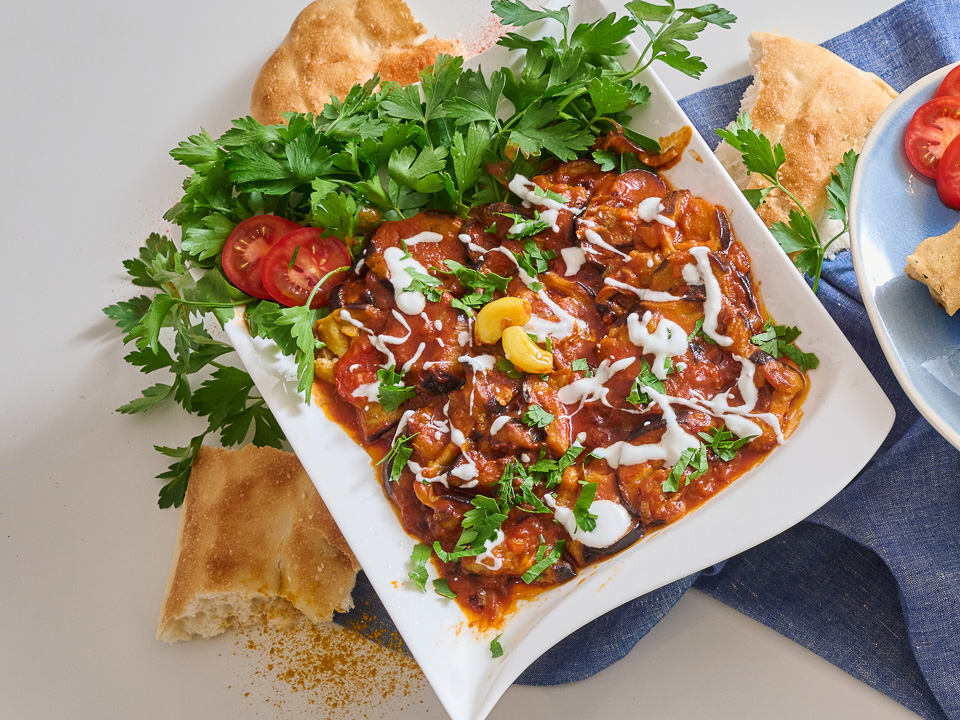 Borani Banjan Gebratene Auberginen in Tomatensoße)
