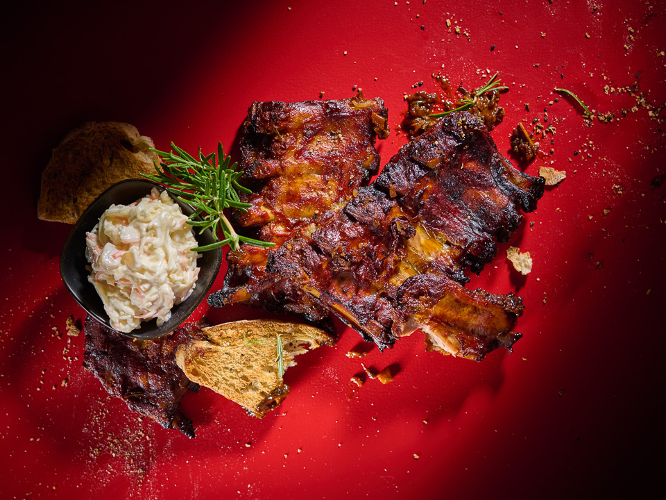 Spareribs vom Grill mit Knoblauch und Rosmarin Spareribs vom Grill mit Knoblauch und Rosmarin
