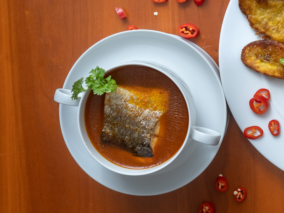 Halászlé (Ungarische Fischsuppe) Halászlé (Ungarische Fischsuppe)