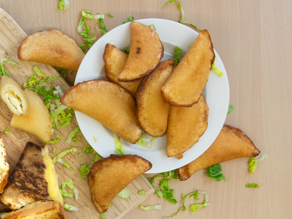 Qatayef (Gefüllte Pfannkuchen) Qatayef (Gefüllte Pfannkuchen)