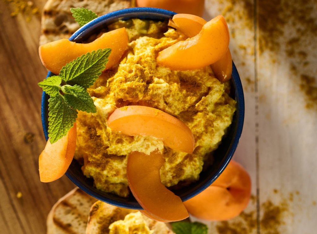 Frischkäse-Dip mit Aprikose und Curry