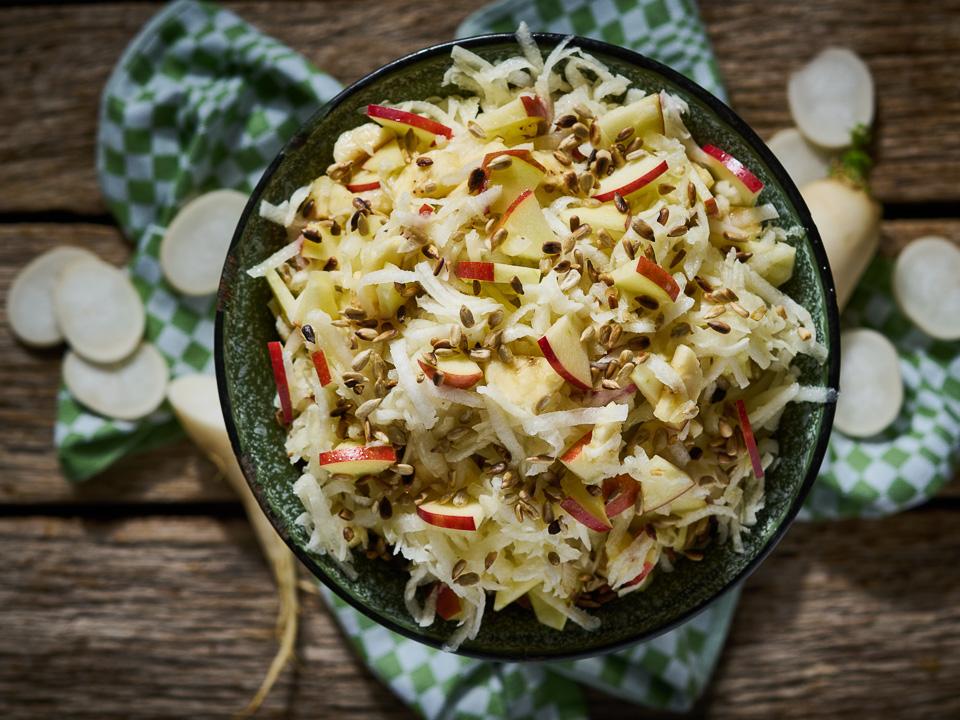 Rettichsalat mit Apfel und Banane Rettichsalat mit Apfel und Banane