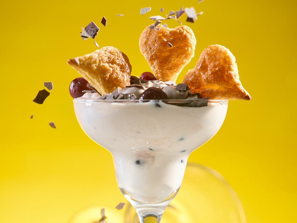 Kirschquark mit Blätterteigherzen