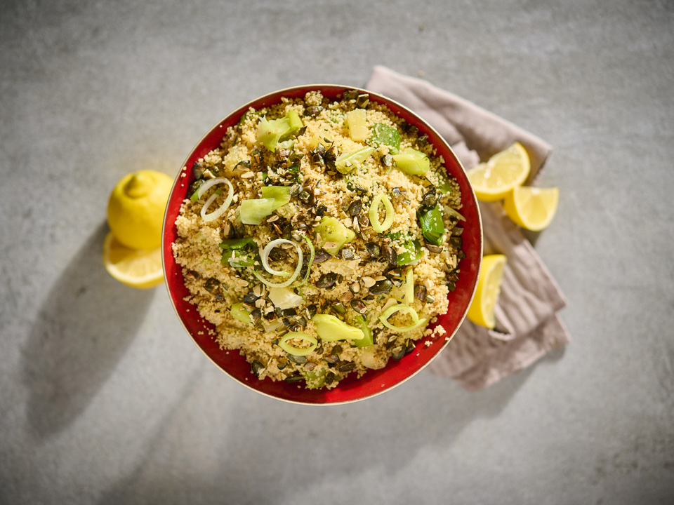 Couscoussalat mit Porree und Zitrone