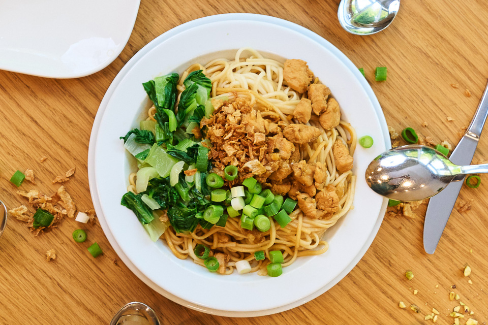 Mie Ayam (Hähnchen und Nudeln)