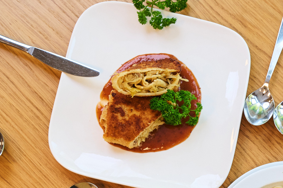 Krokiety (Maultaschen mit Sauerkraut-Champignon-Füllung)