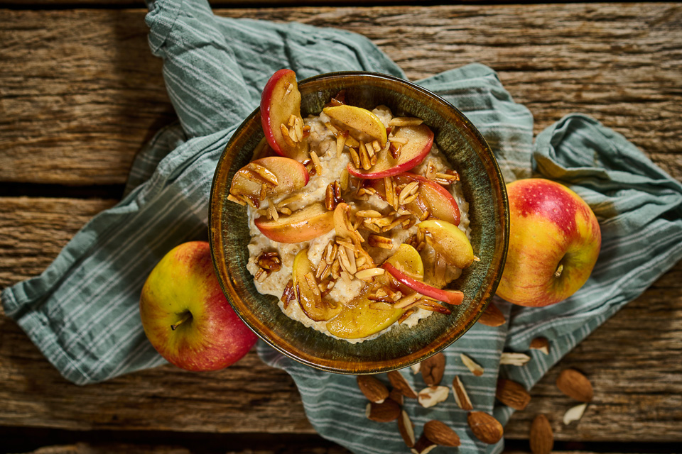Porridge mit Apfel und Mandeln