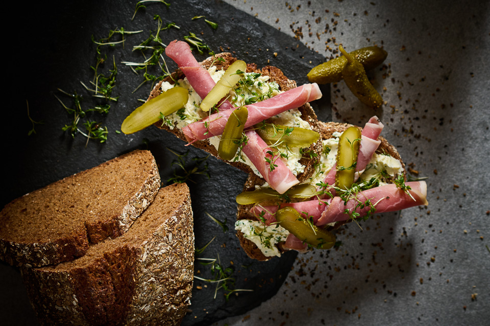 Frischkäsebrote mit Schinken und Kresse