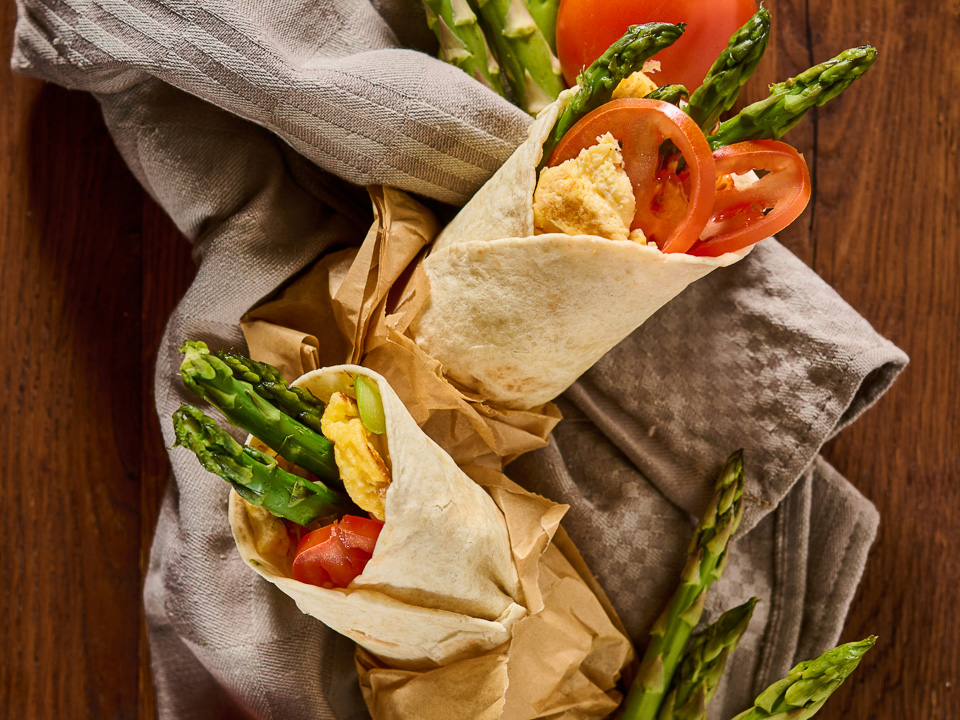 Spargelwraps mit Rührei