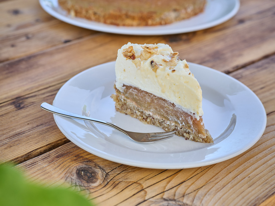 Rhabarber-Nuss-Torte mit Eierlikör