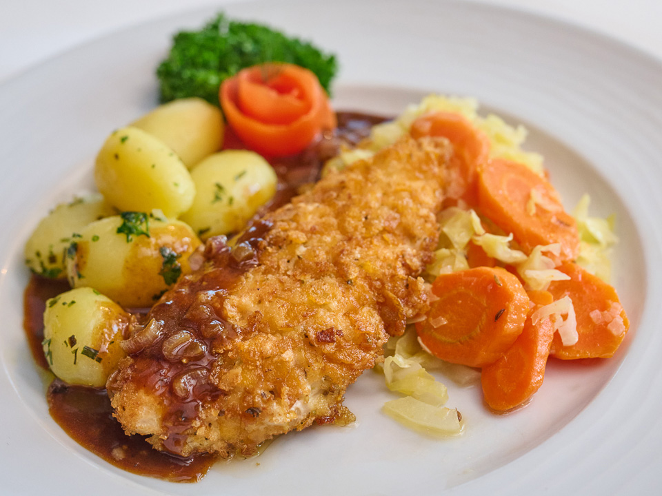 Hähnchenbrustfilets im Knuspermantel mit Herbstgemüse